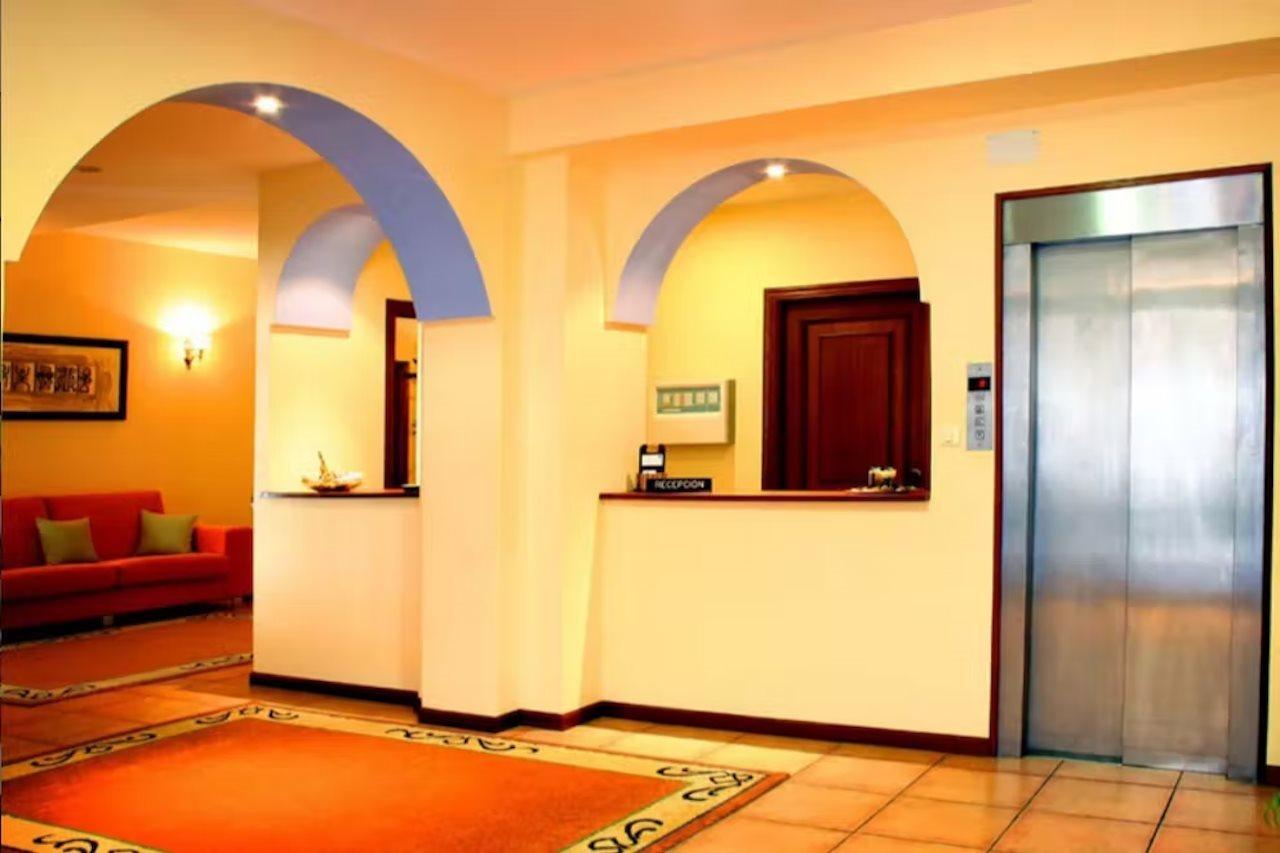 Hotel Las Vinas Arteixo Ngoại thất bức ảnh