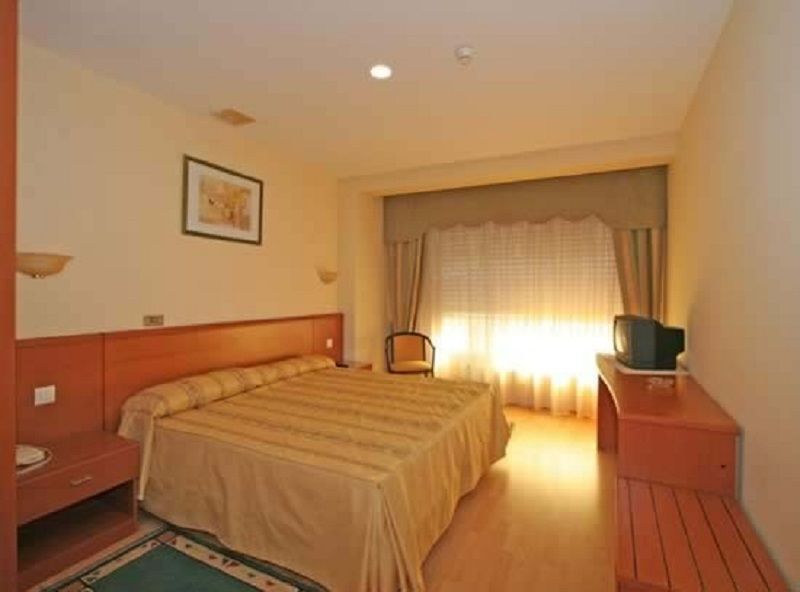 Hotel Las Vinas Arteixo Ngoại thất bức ảnh
